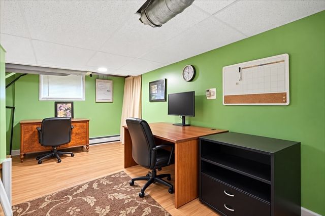 28 Dalton Pl, Springfield, MA 01109