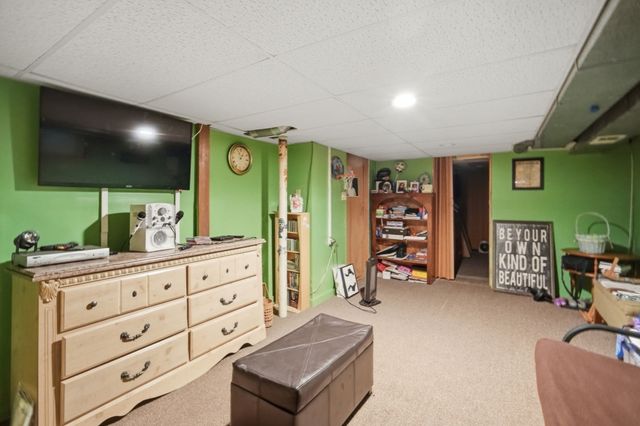 28 Dalton Pl, Springfield, MA 01109