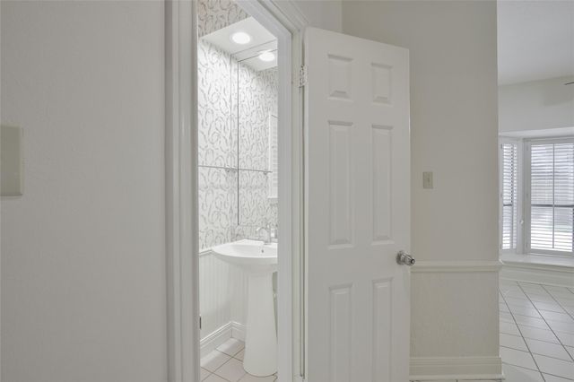 8015 Pinehurst Trail Circle, Humble, TX 77346