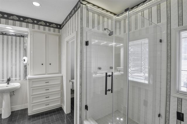 8015 Pinehurst Trail Circle, Humble, TX 77346