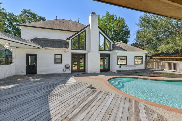 8015 Pinehurst Trail Circle, Humble, TX 77346