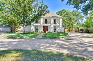 8015 Pinehurst Trail Circle, Humble, TX 77346