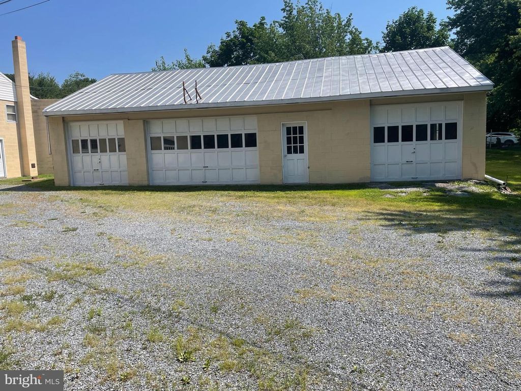 8091 APPLE HARVEST DR, Gerrardstown, WV 25420