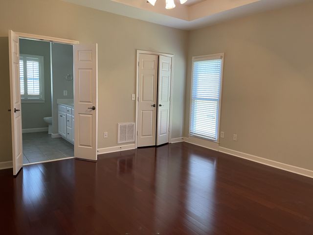 215 Stoners Glen Ct, Hermitage, TN 37076