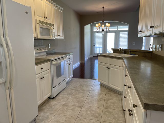 215 Stoners Glen Ct, Hermitage, TN 37076