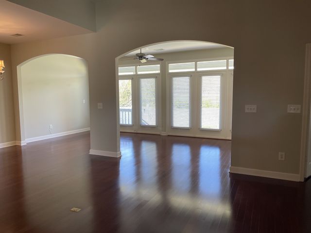 215 Stoners Glen Ct, Hermitage, TN 37076