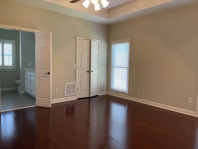 215 Stoners Glen Ct, Hermitage, TN 37076