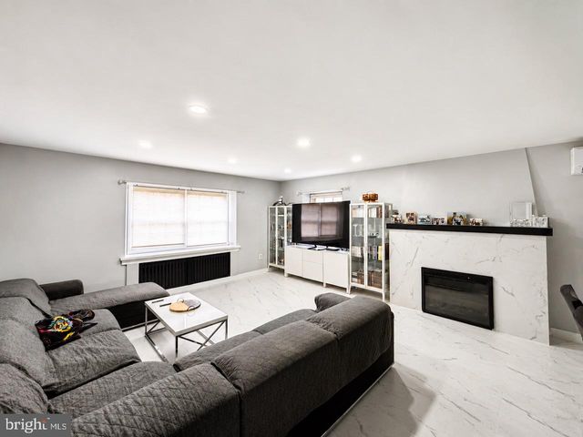 2250 BOYD RD, Huntingdon Valley, PA 19006