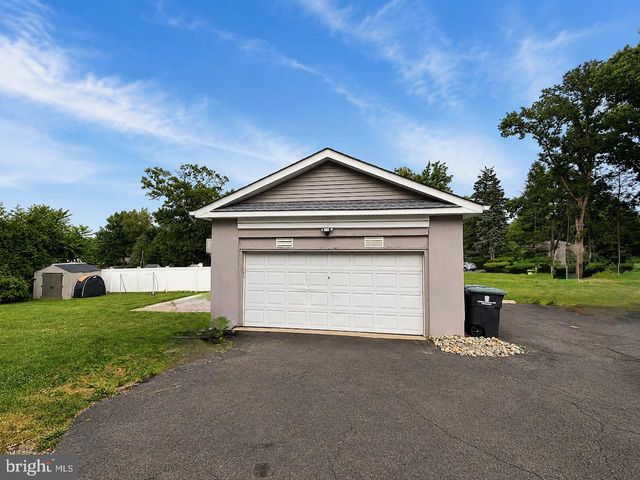 2250 BOYD RD, Huntingdon Valley, PA 19006