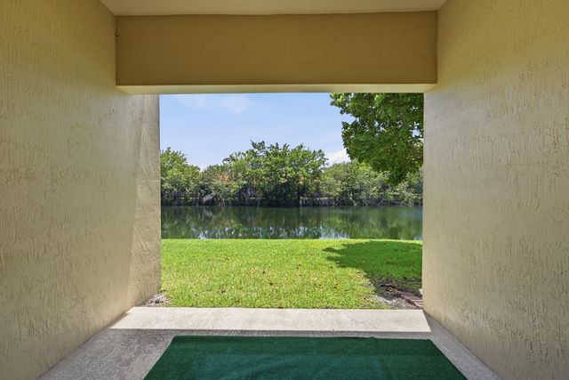 9056 Plymouth Place, Tamarac, FL 33321