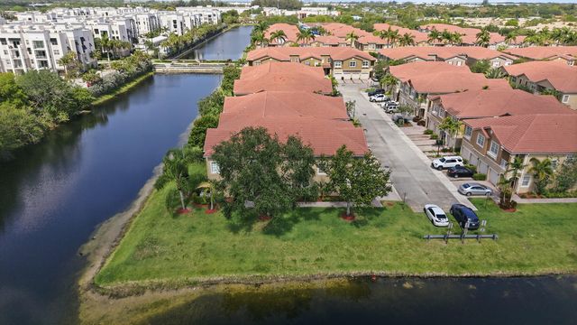 9056 Plymouth Place, Tamarac, FL 33321