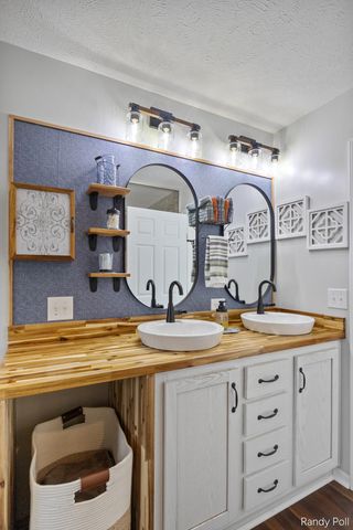 5904 E Division Street, Croton Twp, MI 49337