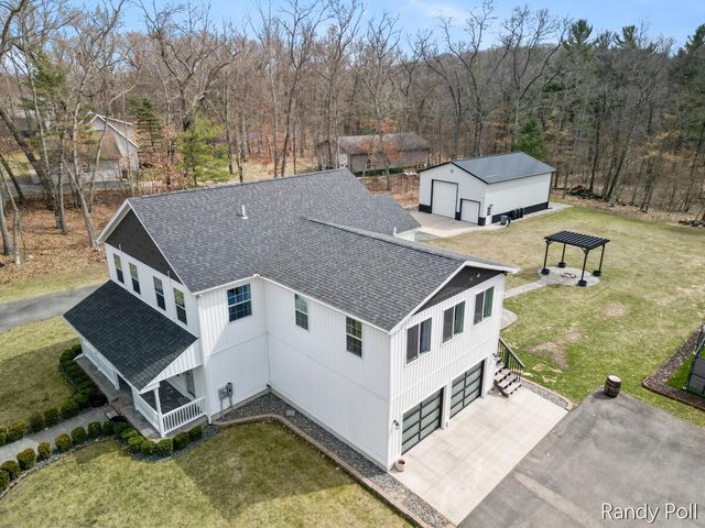 5904 E Division Street, Croton Twp, MI 49337