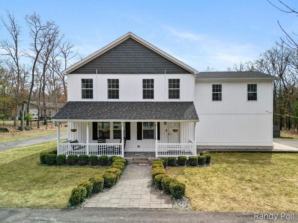 5904 E Division Street, Croton Twp, MI 49337