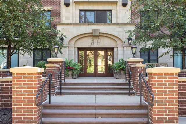 370 Marshall Avenue 201, Saint Paul, MN 55102