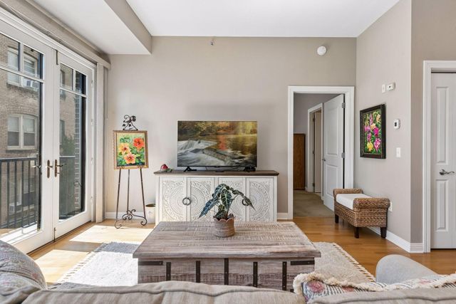 370 Marshall Avenue 201, Saint Paul, MN 55102