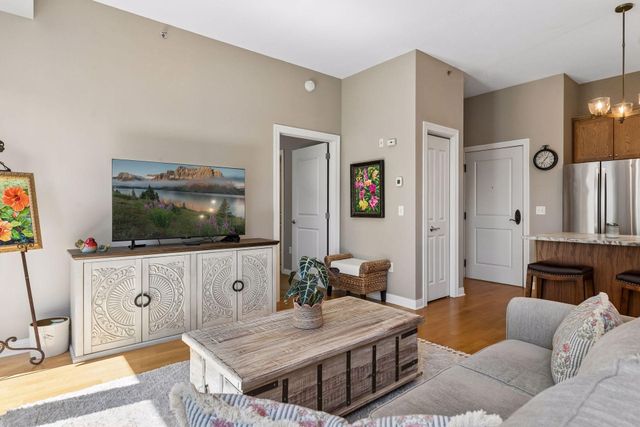 370 Marshall Avenue 201, Saint Paul, MN 55102