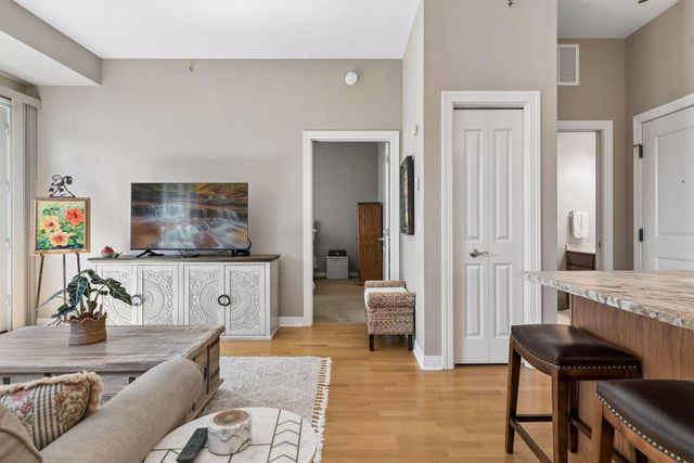 370 Marshall Avenue 201, Saint Paul, MN 55102