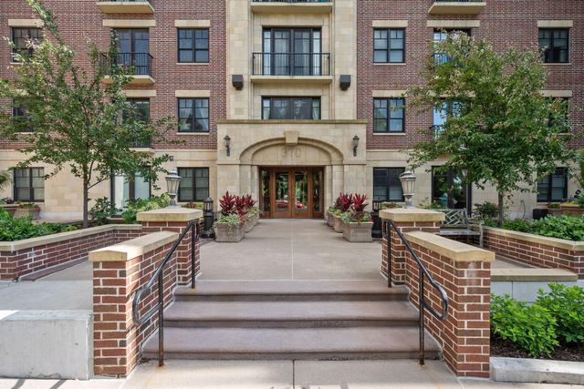 370 Marshall Avenue 201, Saint Paul, MN 55102