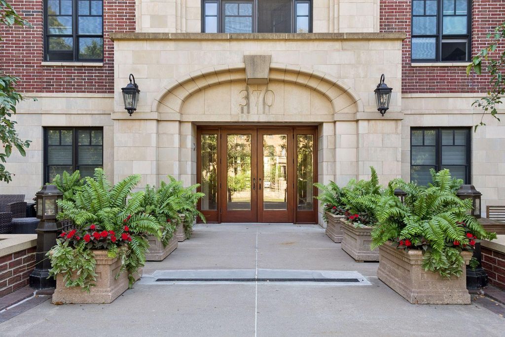370 Marshall Avenue 201, Saint Paul, MN 55102