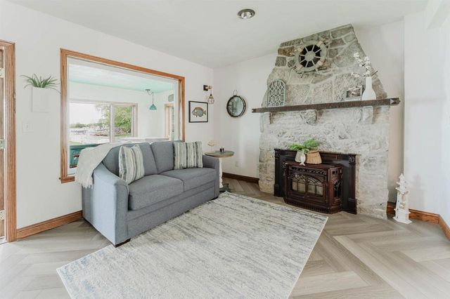 2210 WESTWIND ROAD, Oshkosh, WI 54904