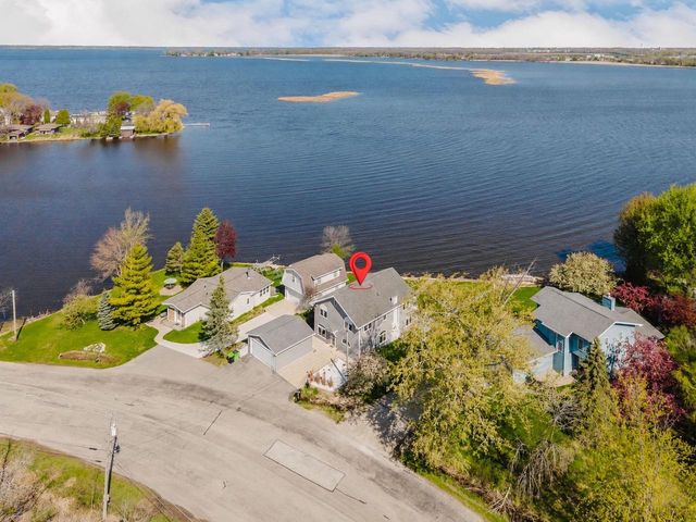 2210 WESTWIND ROAD, Oshkosh, WI 54904