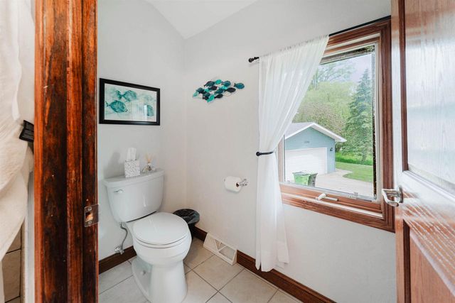 2210 WESTWIND ROAD, Oshkosh, WI 54904