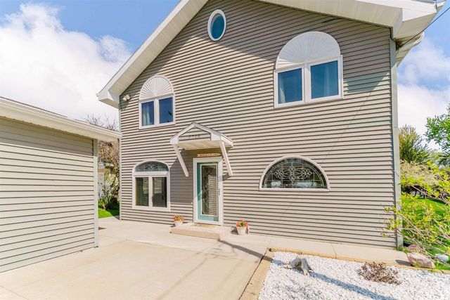 2210 WESTWIND ROAD, Oshkosh, WI 54904