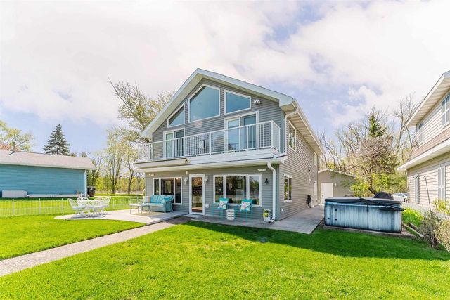 2210 WESTWIND ROAD, Oshkosh, WI 54904