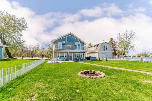 2210 WESTWIND ROAD, Oshkosh, WI 54904