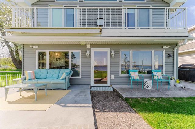 2210 WESTWIND ROAD, Oshkosh, WI 54904