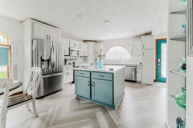 2210 WESTWIND ROAD, Oshkosh, WI 54904