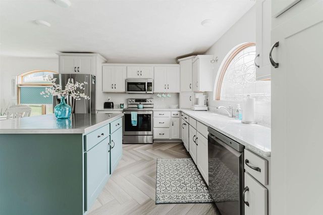 2210 WESTWIND ROAD, Oshkosh, WI 54904