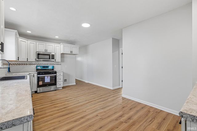 930 S 28th Street, South Bend, IN 46615