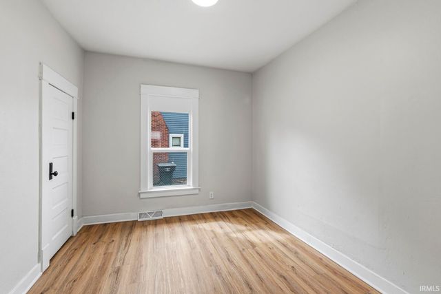 930 S 28th Street, South Bend, IN 46615