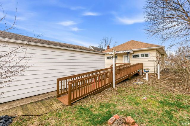 930 S 28th Street, South Bend, IN 46615