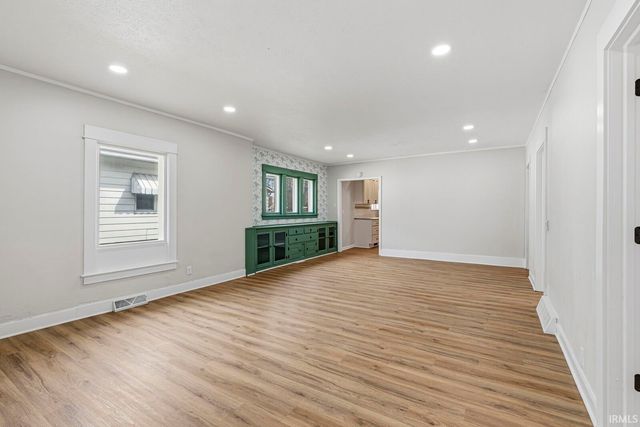 930 S 28th Street, South Bend, IN 46615