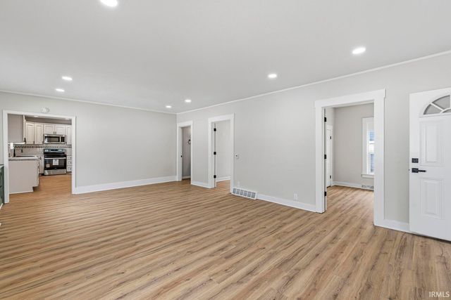 930 S 28th Street, South Bend, IN 46615