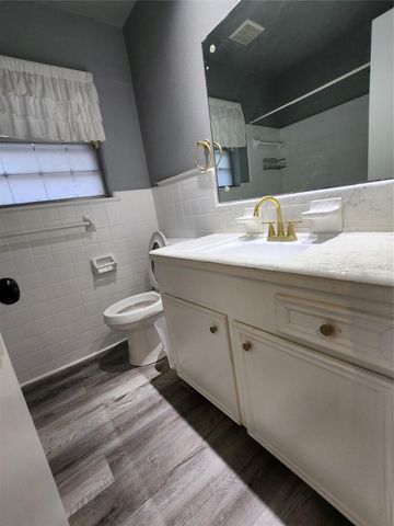 8403 Mullins Drive, Houston, TX 77096