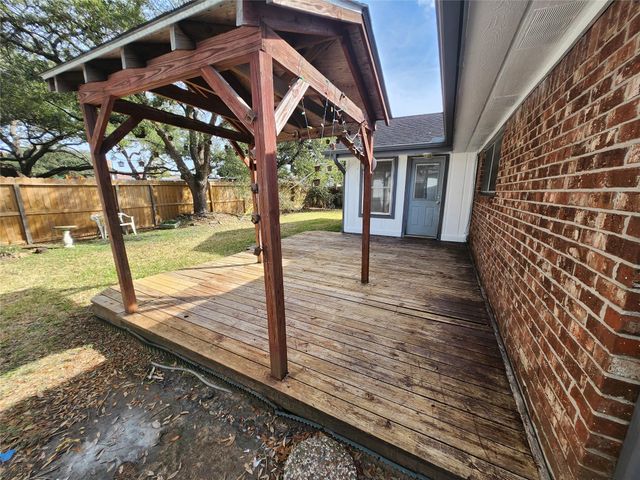 8403 Mullins Drive, Houston, TX 77096