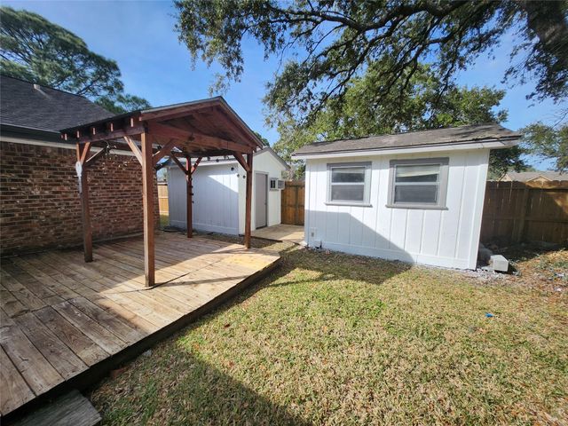 8403 Mullins Drive, Houston, TX 77096