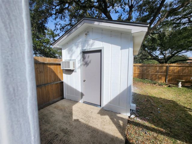 8403 Mullins Drive, Houston, TX 77096