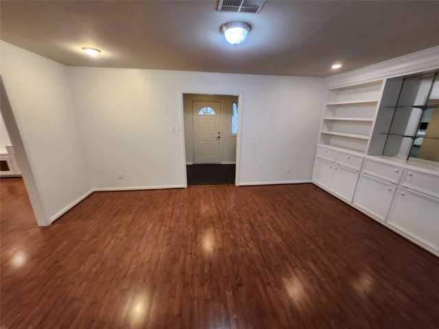 8403 Mullins Drive, Houston, TX 77096