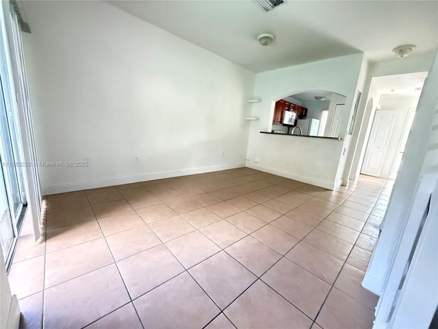 7995 NW 8th St 109C, Miami, FL 33126