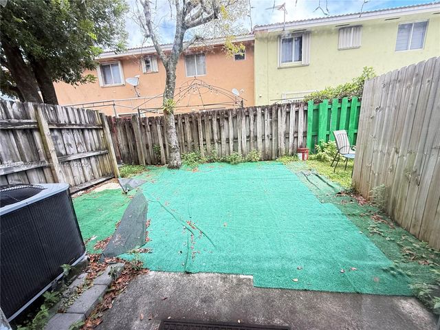 7995 NW 8th St 109C, Miami, FL 33126