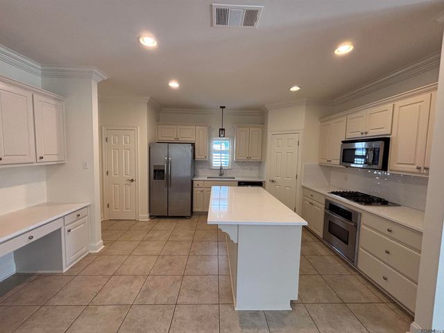 7047 Sweetspire Dr, Baton Rouge, LA 70817