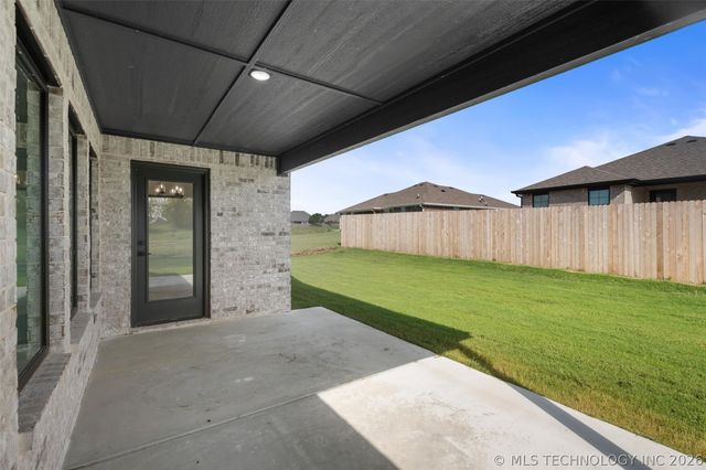 5822 Brandon Court, Bartlesville, OK 74006