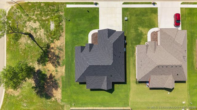 5822 Brandon Court, Bartlesville, OK 74006