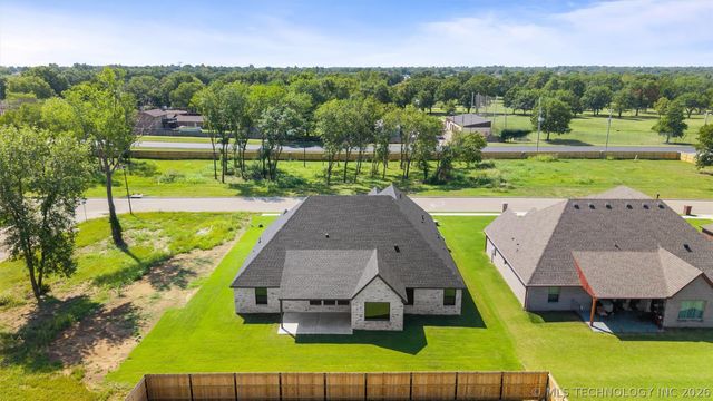 5822 Brandon Court, Bartlesville, OK 74006