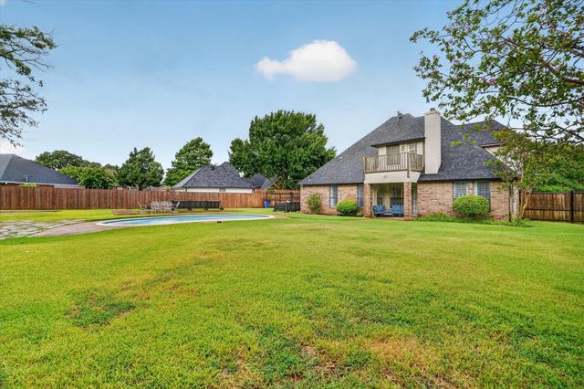 813 Cardinal Ridge Road, Burleson, TX 76028